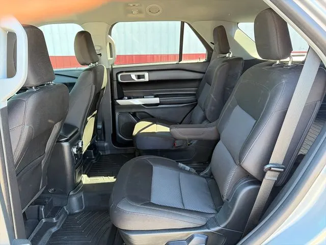Ford Explorer photo 39