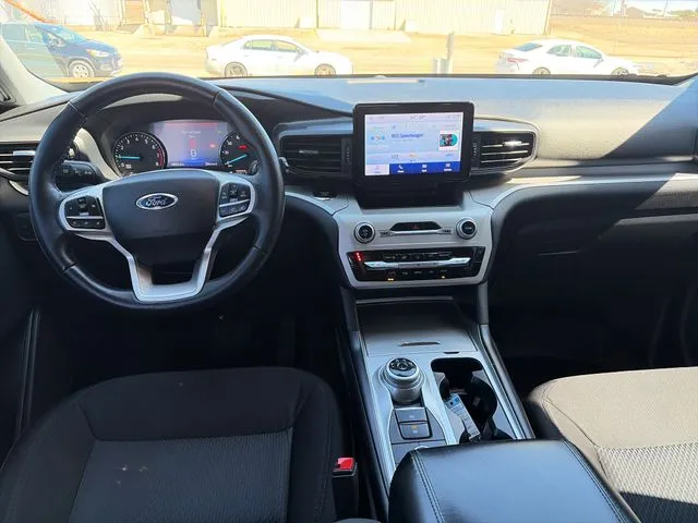 Ford Explorer photo 32