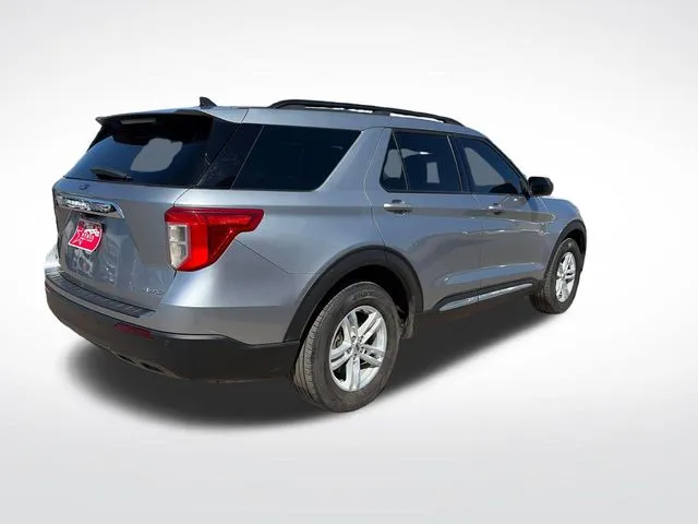 Ford Explorer photo 8