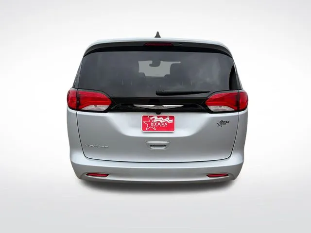 Chrysler Voyager photo 5