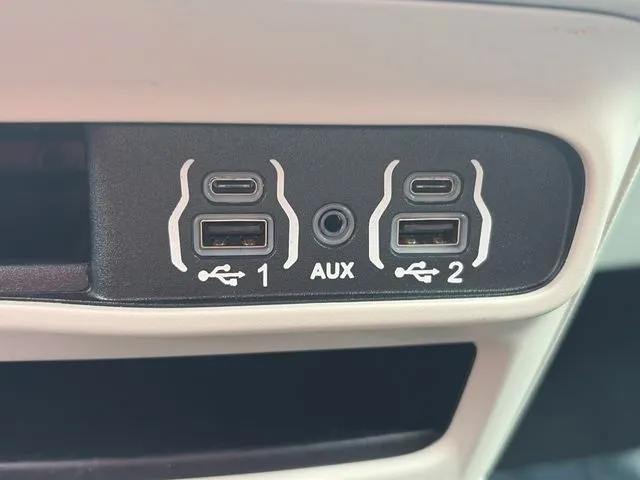 Chrysler Voyager photo 55