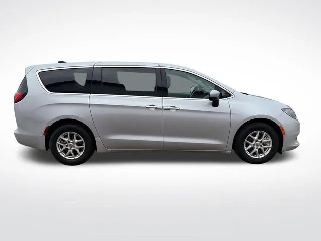 Chrysler Voyager photo 9