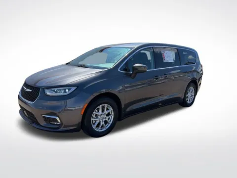 Unknown 2023 Chrysler Pacifica Touring L for sale in Perham, MN