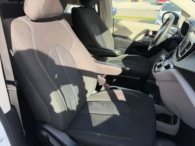 Chrysler Voyager photo 38