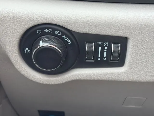 Chrysler Voyager photo 57