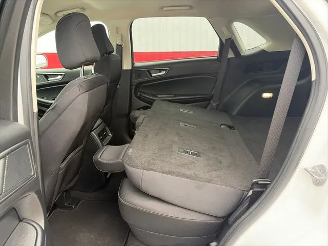 Ford Edge photo 38