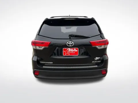 More photos of 2018 Toyota Highlander XLE at Nyhus Family Sales, MN