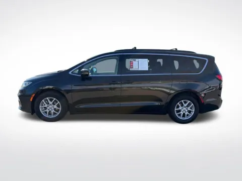 More photos of 2022 Chrysler Pacifica Touring L at Nyhus Family Sales, MN