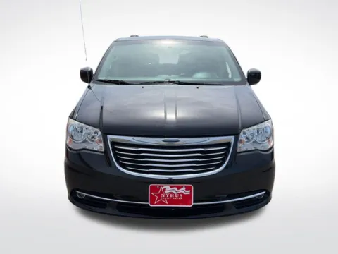 More photos of 2016 Chrysler Town & Country Touring at Nyhus Family Sales, MN