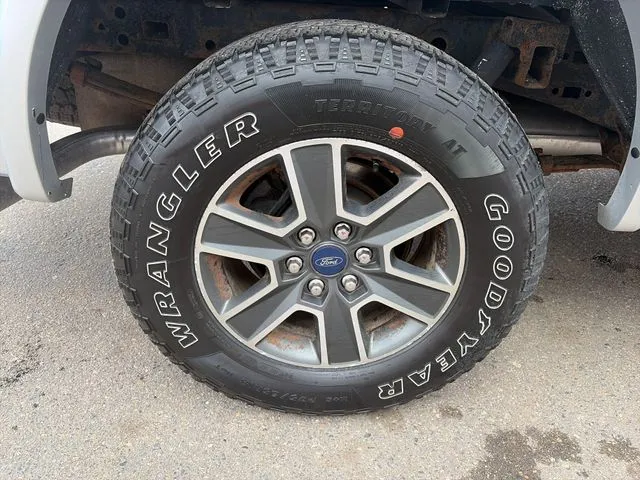Ford F-150 photo 17