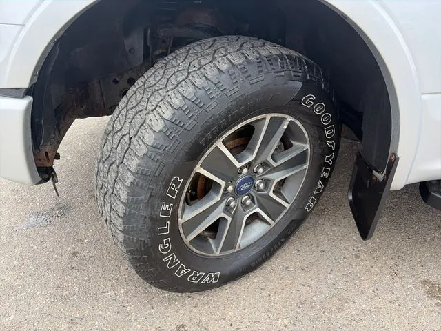 Ford F-150 photo 18