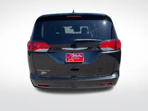 More photos of 2019 Chrysler Pacifica L at Nyhus Family Sales, MN