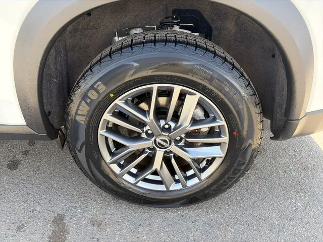 Nissan Rogue photo 14