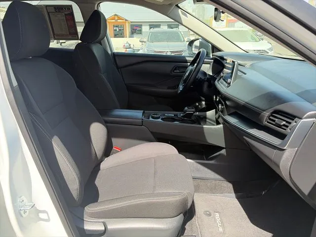 Nissan Rogue photo 22