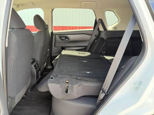 Nissan Rogue photo 38
