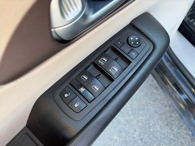 Chrysler Voyager photo 26