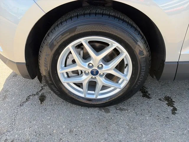 Ford Edge photo 12
