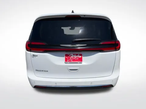 More photos of 2023 Chrysler Pacifica Touring L at Nyhus Family Sales, MN