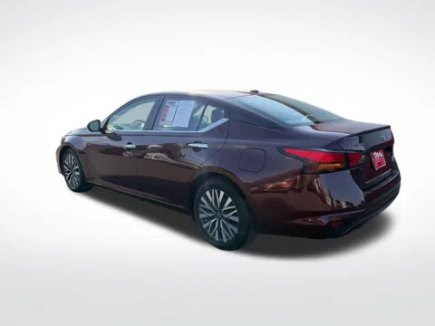 More photos of 2024 Nissan Altima 2.5 SV at Nyhus Family Sales, MN