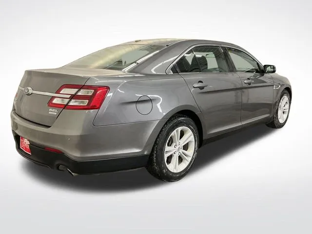 Ford Taurus photo 8