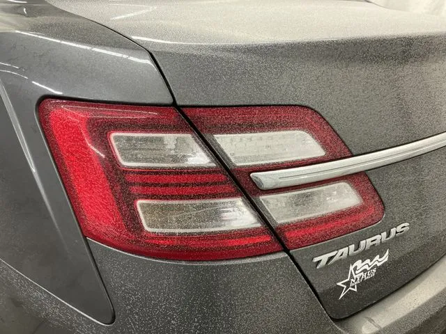 Ford Taurus photo 20