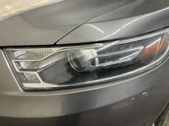Ford Taurus photo 18