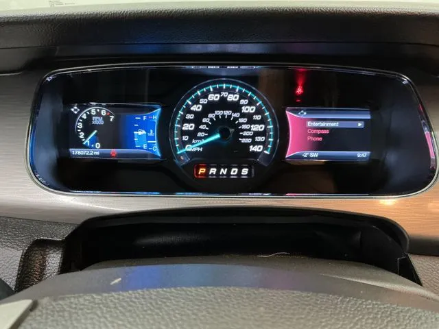 Ford Taurus photo 27