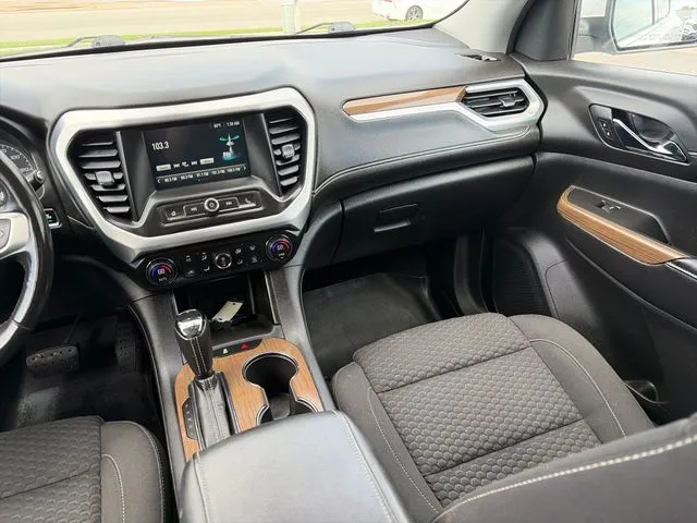 GMC Acadia photo 30