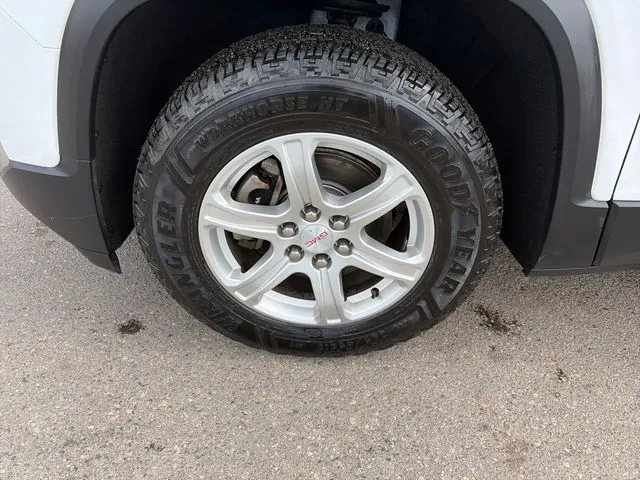 GMC Acadia photo 12