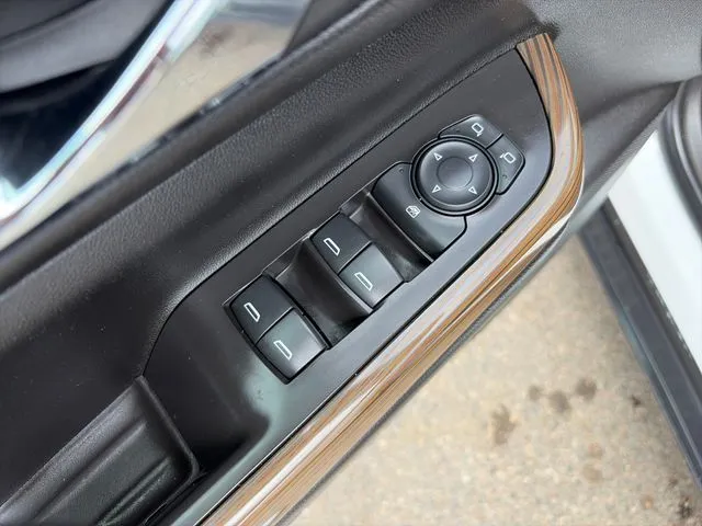 GMC Acadia photo 24
