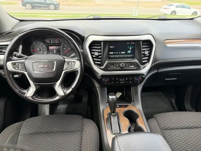GMC Acadia photo 29