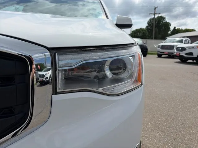 GMC Acadia photo 18