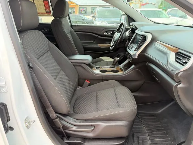 GMC Acadia photo 23