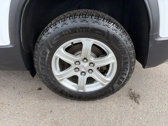 GMC Acadia photo 15