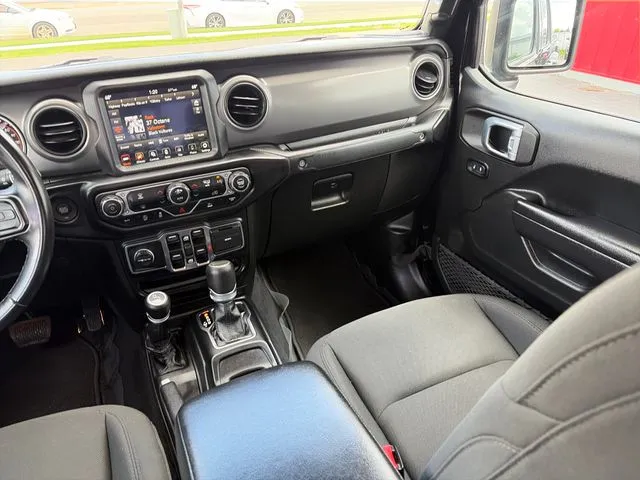 Jeep Gladiator photo 33