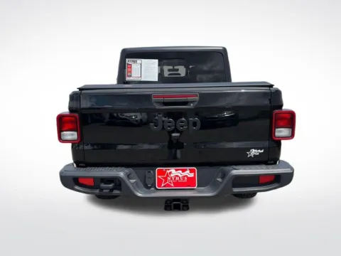 More photos of 2021 Jeep Gladiator Willys at Nyhus Family Sales, MN