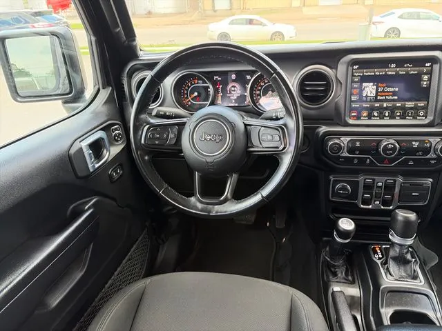 Jeep Gladiator photo 30