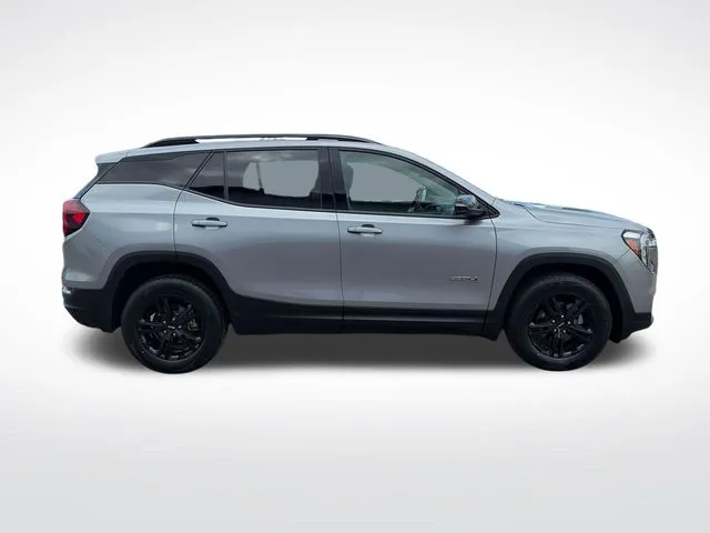 GMC Terrain photo 9