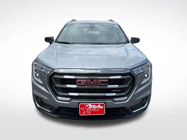 GMC Terrain photo 2