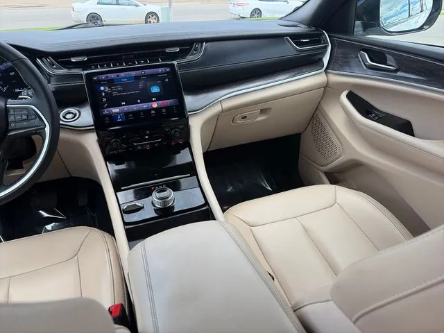 Jeep Grand Cherokee L photo 33
