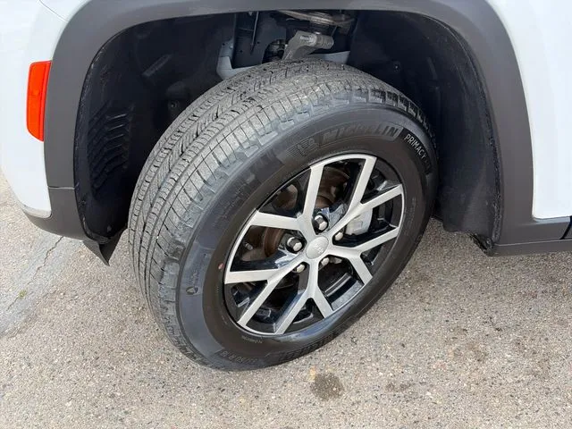 Jeep Grand Cherokee L photo 17