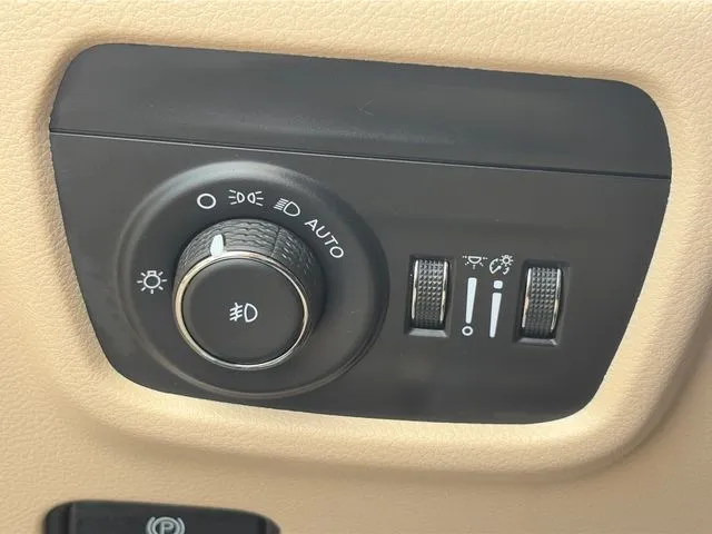 Jeep Grand Cherokee L photo 61