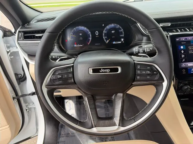 Jeep Grand Cherokee L photo 28