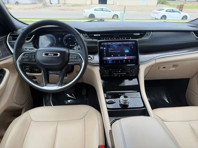 Jeep Grand Cherokee L photo 32