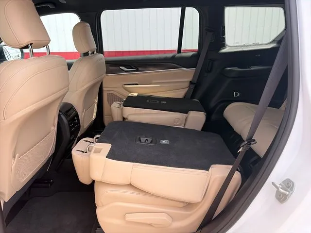 Jeep Grand Cherokee L photo 40