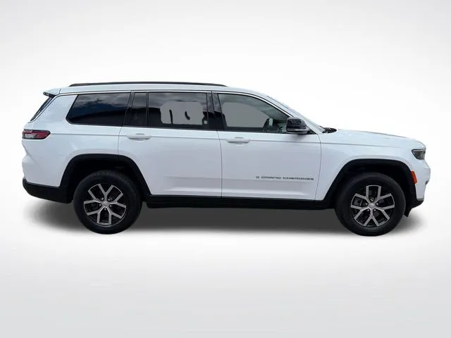 Jeep Grand Cherokee L photo 9