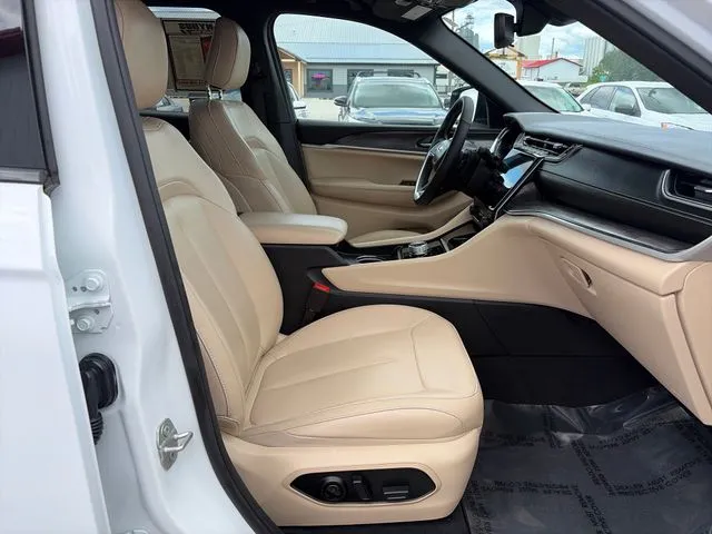 Jeep Grand Cherokee L photo 23