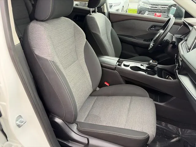Nissan Rogue photo 26
