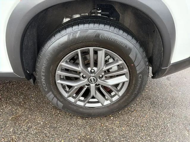 Nissan Rogue photo 14