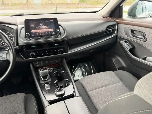 Nissan Rogue photo 32